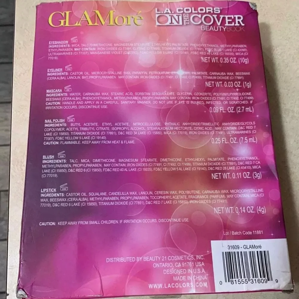 L.A. Colors On The Cover Beauty Kit 20 Piece Makeup Eyeshadow Lipstick Set